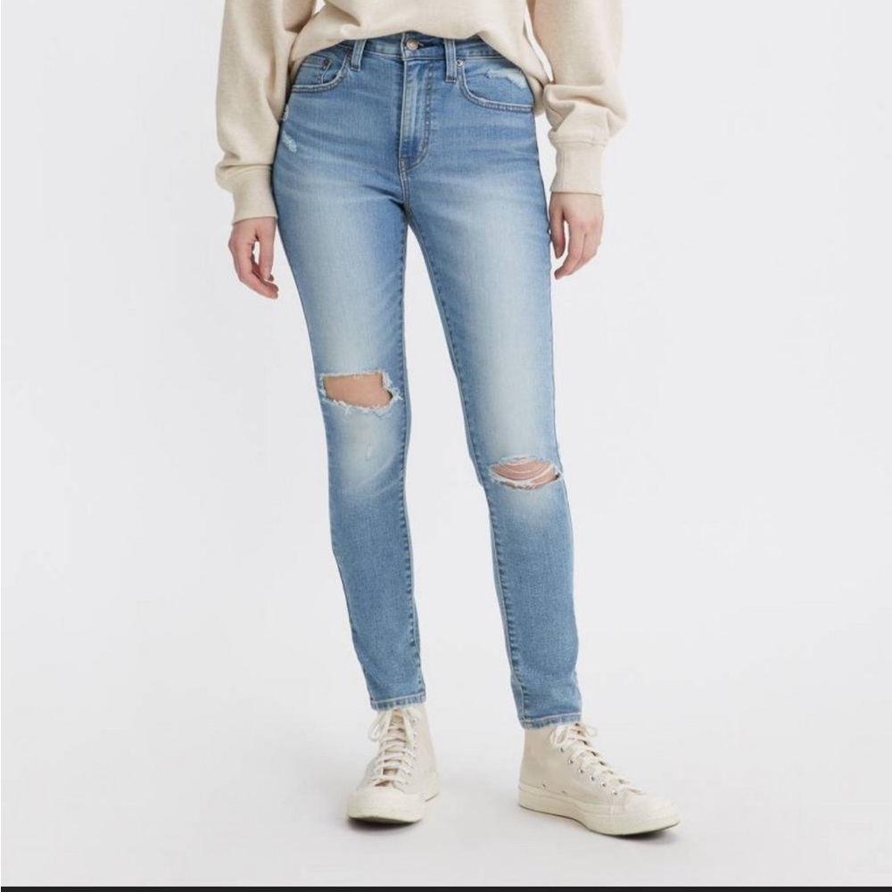 NWT 💕Levi's 721 High Rise Skinny Distressed Jeans size 26 x 30